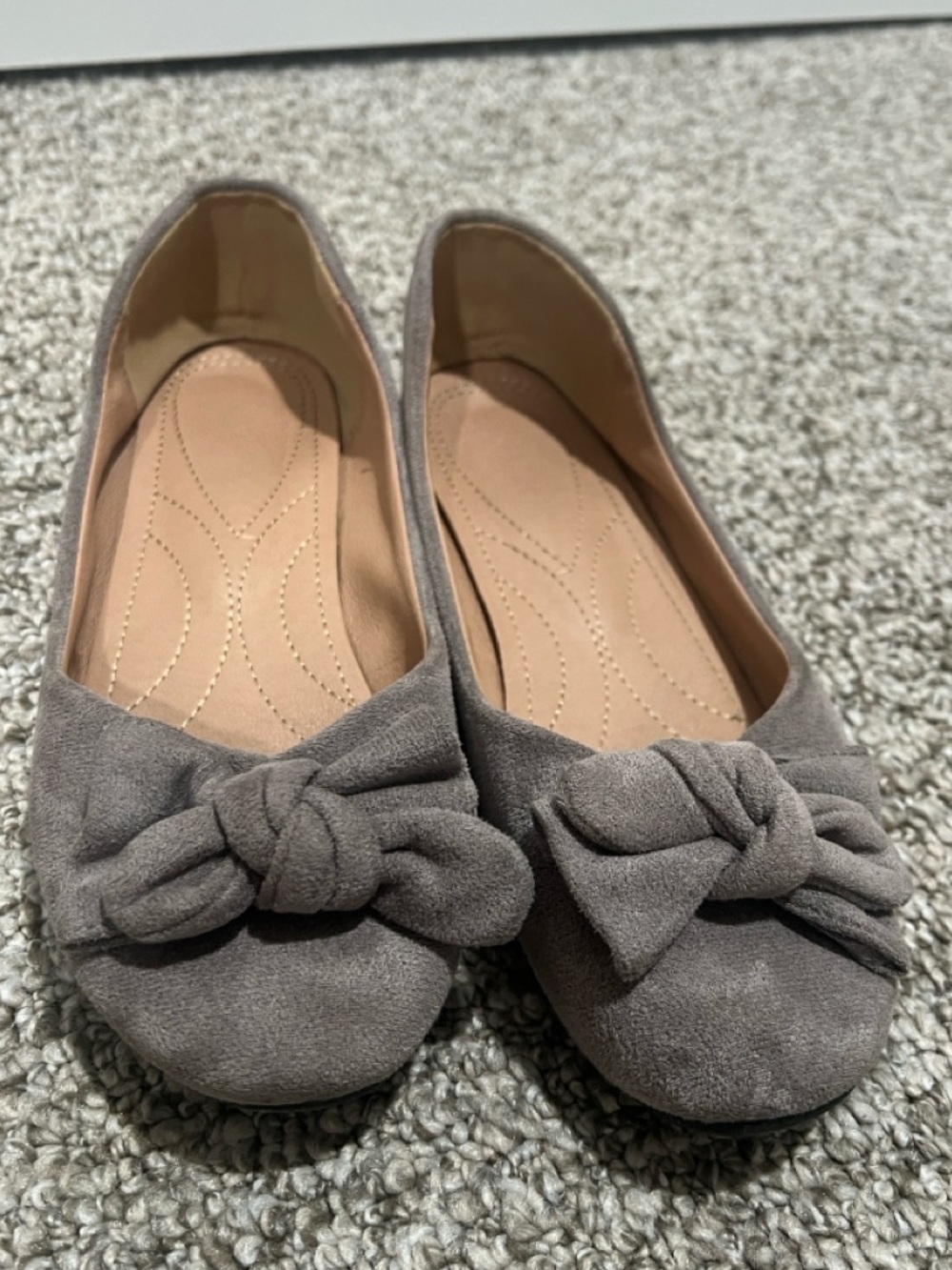 Taupe Suede Ballet Flats Bow Detail Women’s Size 7.5 Comfortable - Picture 11 of 12